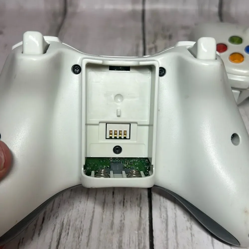 Microsoft Xbox 360 Wireless Controller White TESTED‎ Genuine OEM set of 2